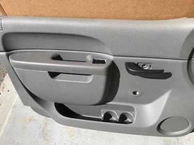 Oem Gm interior front door trim panel left drivers side 23402960