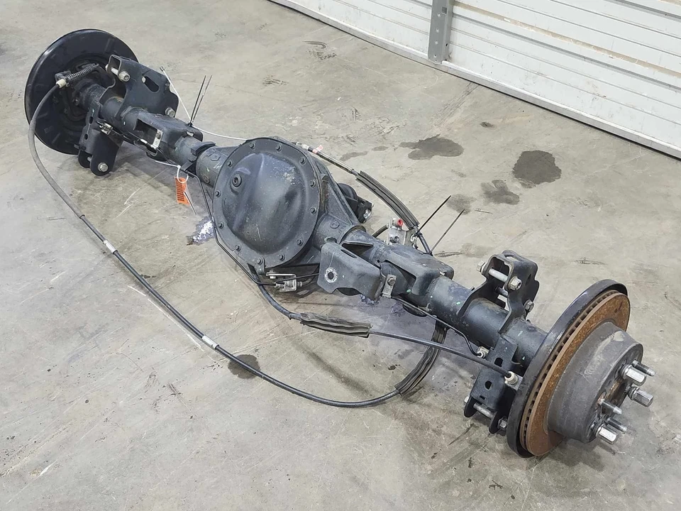 Conjunto de eje trasero Chevy Tahoe Suburban 15-20 5,3 L GU4 relación eje 3,08 77 k millas Foto 2 de 4