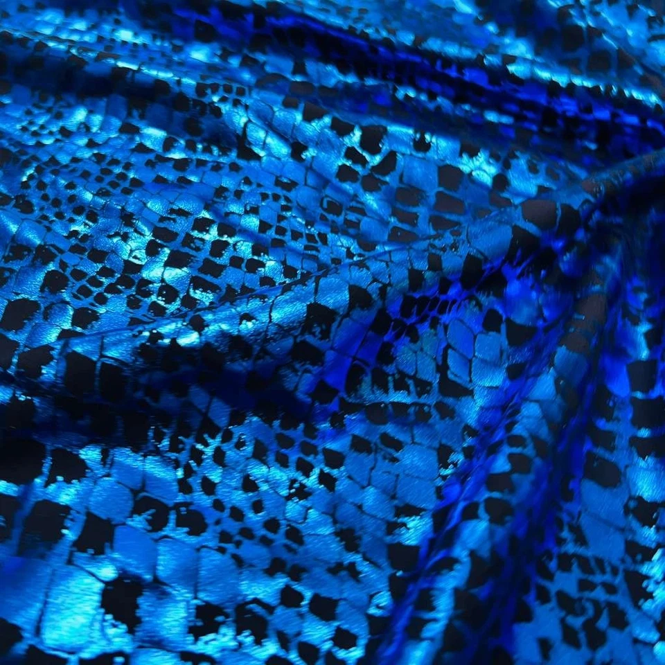 Traje de baño con estampado animal azul neón tela serpiente 60" de ancho spandex por yarda Foto 4 de 4