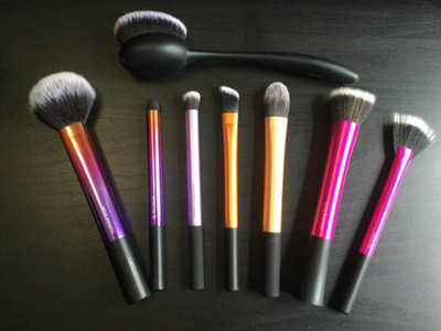 Set of (8) Real Techniques Make-Up Brushes Assortment - most new, few used once