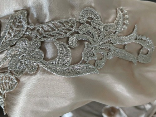 Flora Nikrooz Satin 3/4 Sleeve Tie Waist Full Length Women's Robe S/M NWT Almond - Picture 4 of 7