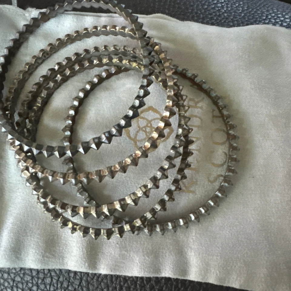 Juego de brazaletes mixtos Kendra Scott Remy 2 oro 1 plata estaño oro rosa usado en excelente estado  Foto 4 de 4