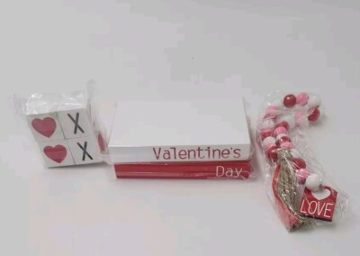 Valentines Day Decoration Wooden Block Tiered Bead Garland Love XOXO Desk Décor