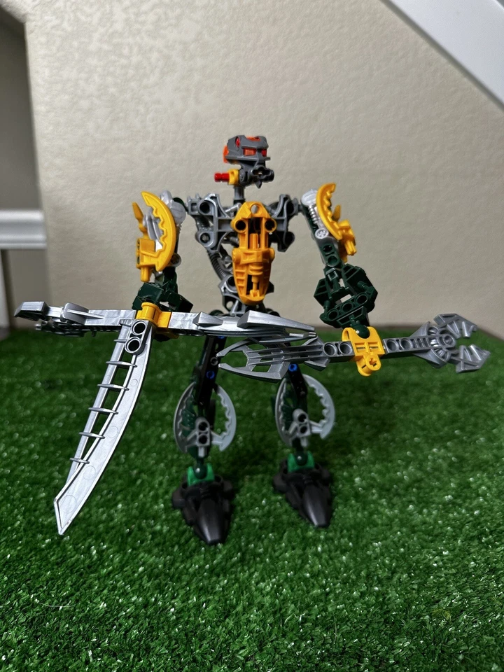 LEGO Bionicle TOA Mahri Hewkii faltan algunas piezas pero montado Foto 2 de 4
