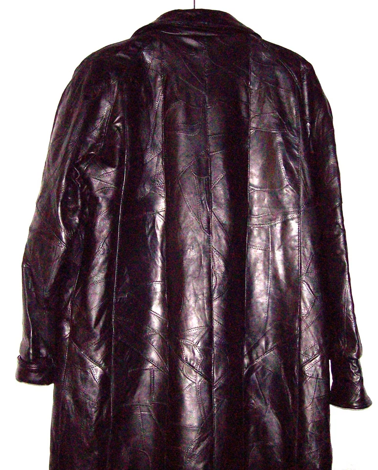 Abrigo de cuero Giovanni Navarra diseño de piedra italiano para damas botones de latón envejecido Foto 2 de 4