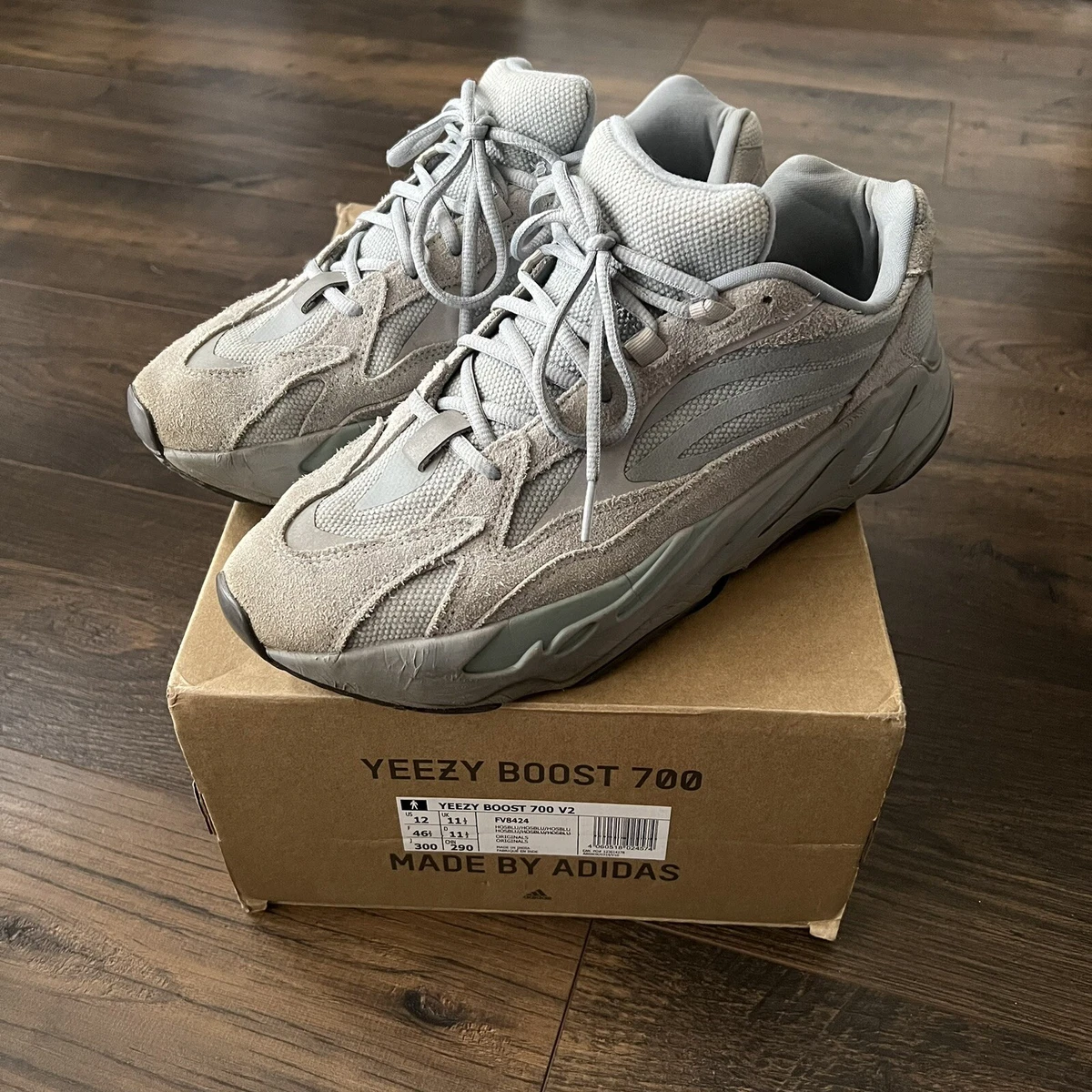 ADIDAS YEEZY BOOST 700 V2 KANYE WEST HOSPITAL BLUE Size 12 45 Ye Good