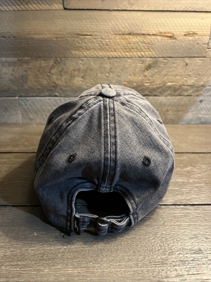 Boné Hollister jeans Strapback pai logotipo bordado ajustável preto - Imagem 2 de 4