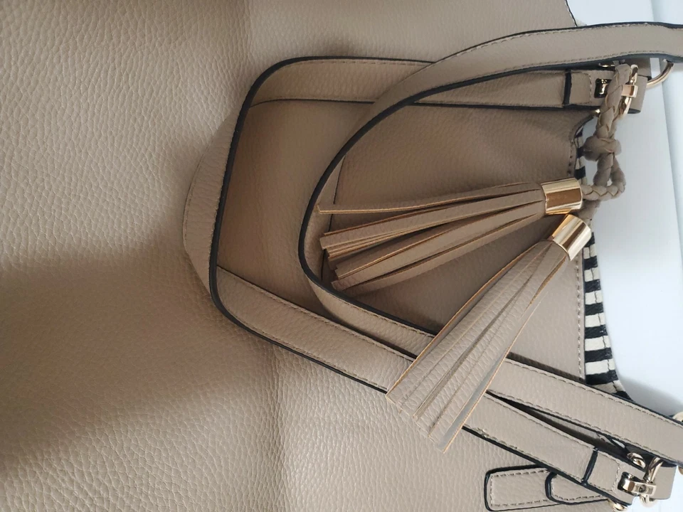 New Directions 单肩包灰褐色带可拆卸袋**全新** — 第 2/4 张图片