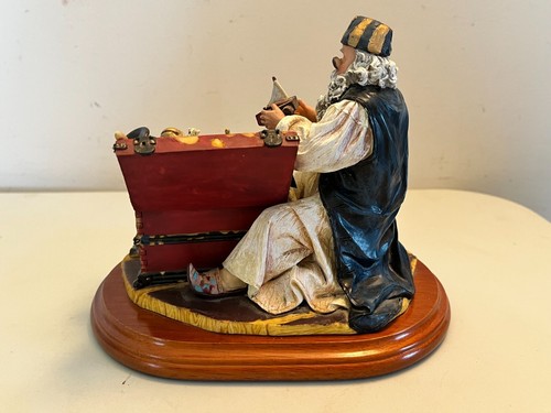 THE KETTLE KEEPERS DREAMER'S TRUNK SANTA TOYMAKER FIGURINE ORIG BOX CHRISTMAS - Picture 4 of 8