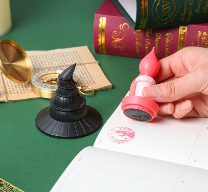 【即購入可】韓国限定 MEGABOX ウィキッドグッズセット 韓国 Wicked Megaboxスタンプ バッグ セット - メルカリ