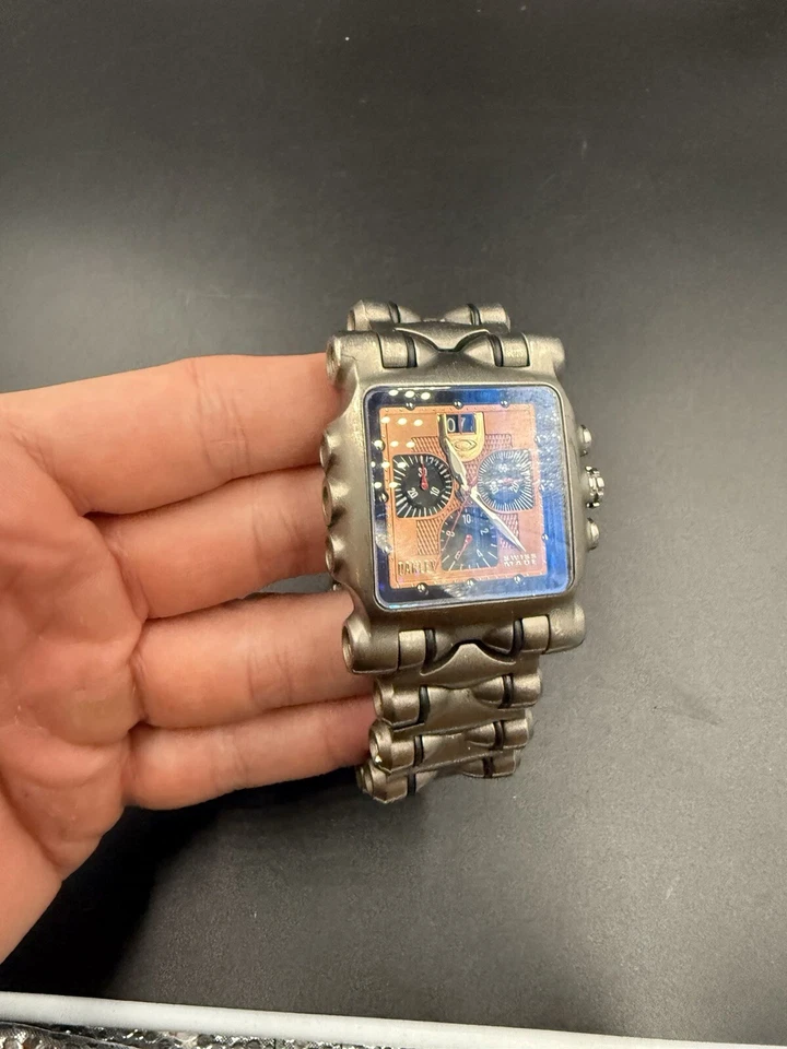 Reloj Oakley Minute Machine Gen 2 titanio con esfera de cobre subesfera negra Foto 4 de 4