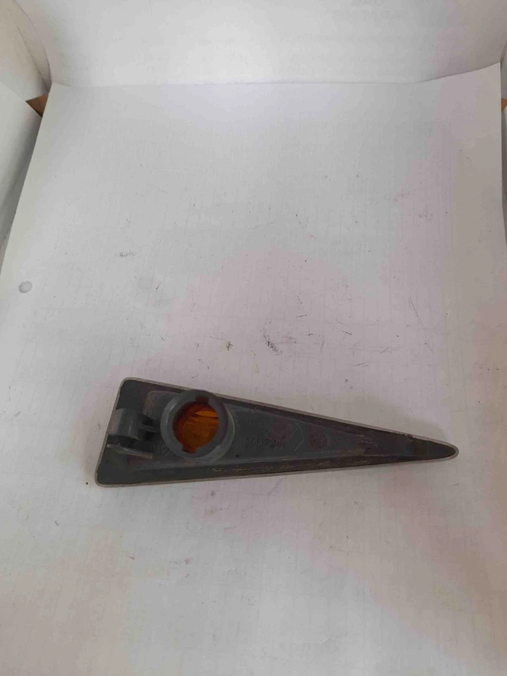 Freccia parafango anteriore sinistra Renault Espace IV JK0/1 8200027160 2.20 15237392 - Immagine 2 di 2