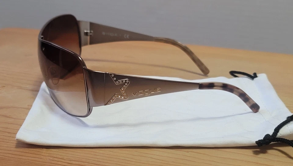 Óculos de sol feminino Vogue 3640-SB novo sem etiquetas - Imagem 4 de 4