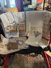 Table Runner/pot Holders/towels Lot