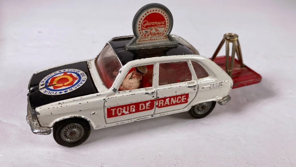 Corgi Toys GS13 Renault 16 TS Tour De France Paramount Film camera car - Image 2 of 4