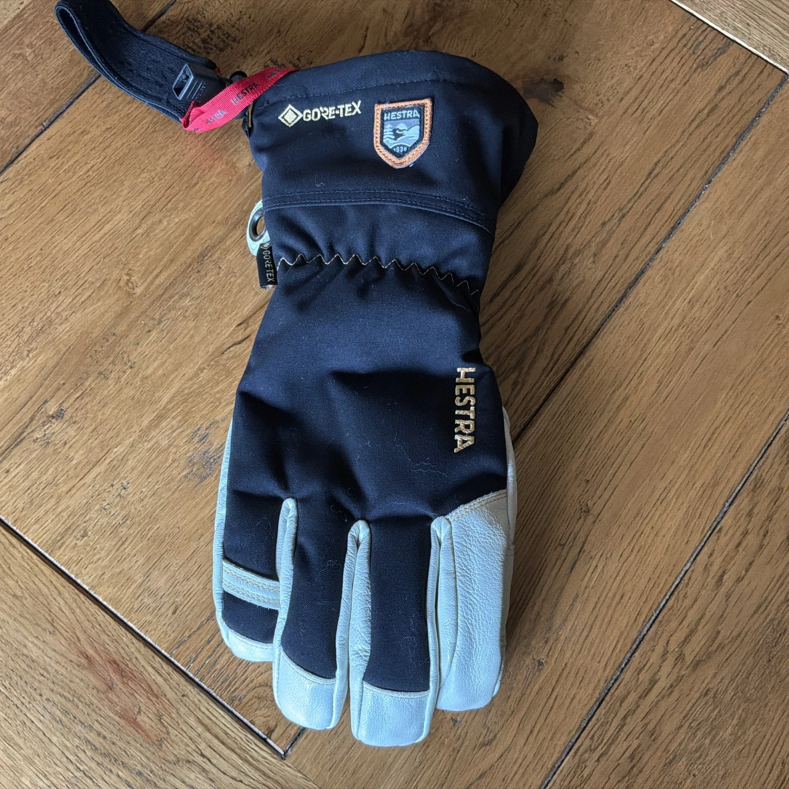 Hestra Army Leather Ski Glove Size 9 Mens Black - Right Hand Glove Only