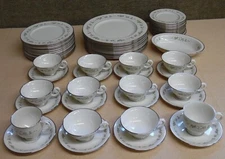 Porcelain Dinnerware - Lenox - Brookdale - Dinner Or  Salad Plates