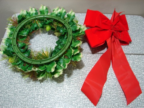Vintage Christmas Plastic Faux Fruit Greenery Wreath - Picture 4 of 6