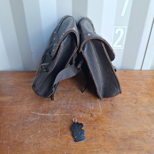 Oxford Lifetime leather classic motorcycle paniers, Vintage - Picture 15 of 17