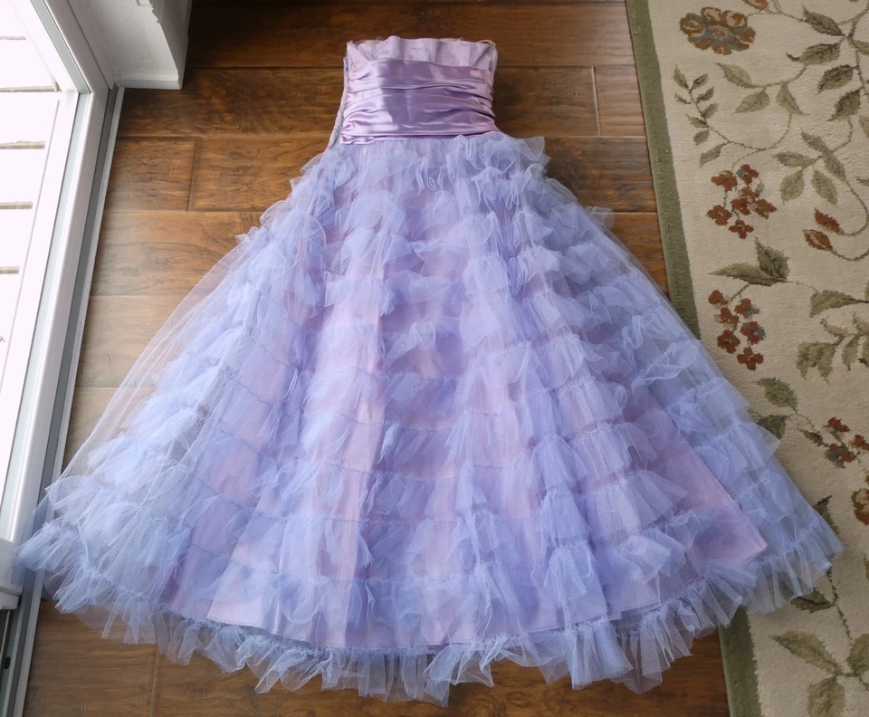 Vestido de graduación vintage de tul lavanda de los años 50 con corpiño fruncido falda completa deshuesado Foto 4 de 4