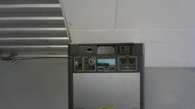 #ad YETI 3000 Solar generator selling as parts. $249.00