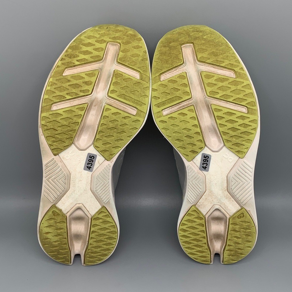 On Cloudeclipse White Sand Road Running Shoes Wom… - image 10