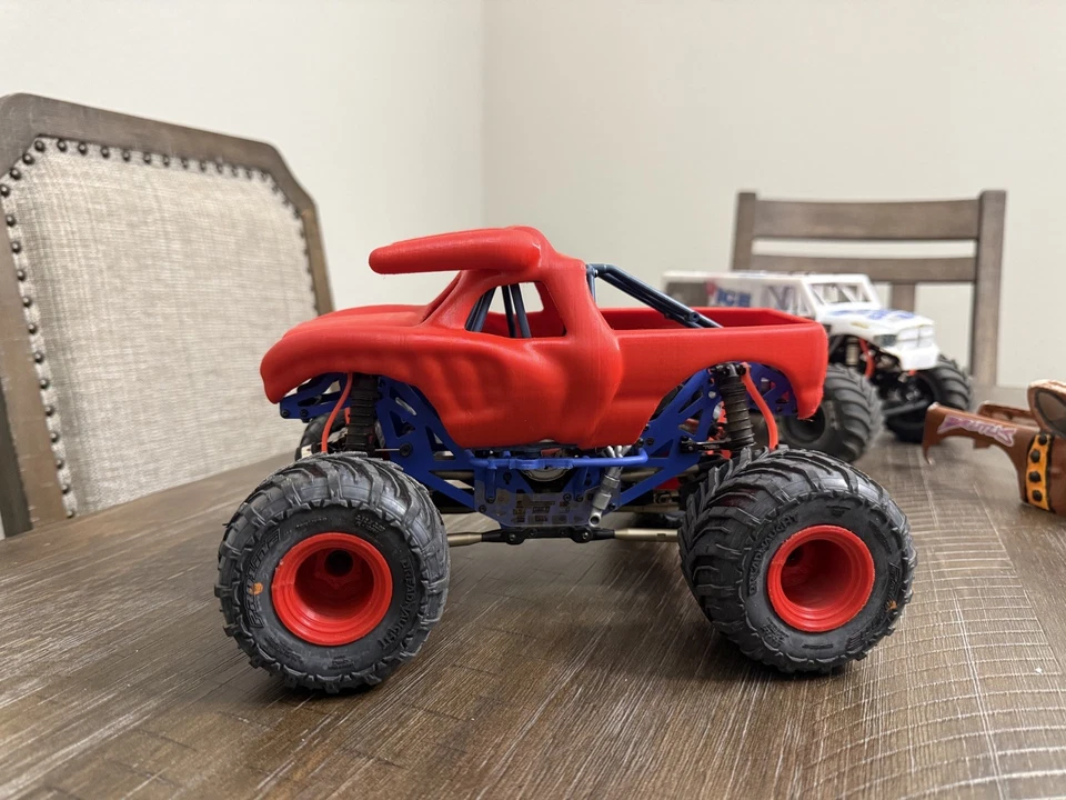 1/18 Losi Mini LMT Custom El Toro Loco Body - New Style - Raw Body - PETG - Red - Image 4 of 4