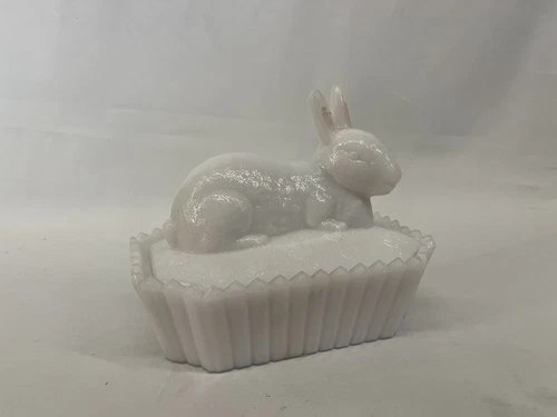 Vintage Westmoreland White Milk Glass Rabbit Bunny Covered Dish