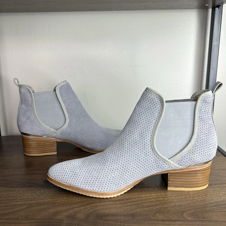 Donald J Pliner Gray Suede Diaz Chelsea Ankle Boots Sz 8.5 - Image 2 of 4