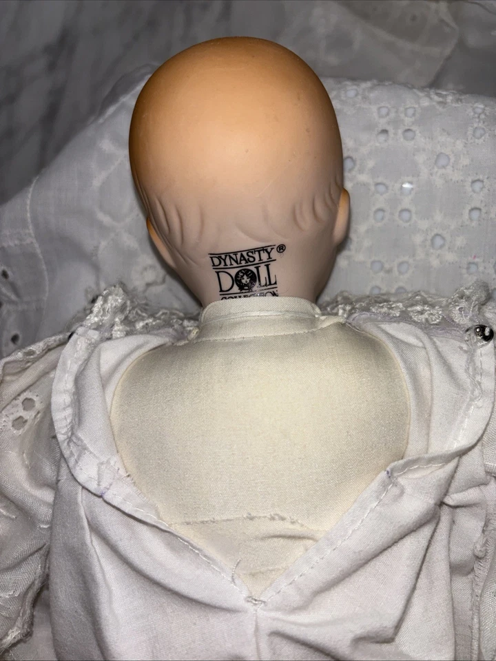 复古 Dynasty 娃娃系列 1983 年陶瓷娃娃 12 英寸婴儿 Sue — 第 2/4 张图片