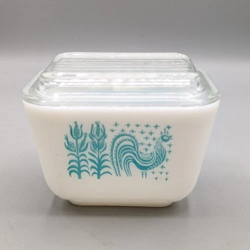 Pyrex Amish Butterprint Turquoise Rooster 501 Refrigerator Dish 1-1/2 Cup w/ Lid