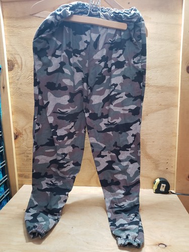 Unbranded camo Joggers with pockets sz. M
