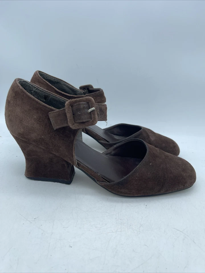 De colección Newport News Marrón Gamuza Puntera Cuadrada Mary Jane’s Tacón Bloqueado Talla 9 Foto 2 de 4