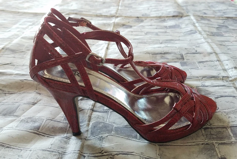 Cato 红色蛇纹印花 T 型带踝带露趾绑带高跟鞋 7M -a7 — 第 2/4 张图片