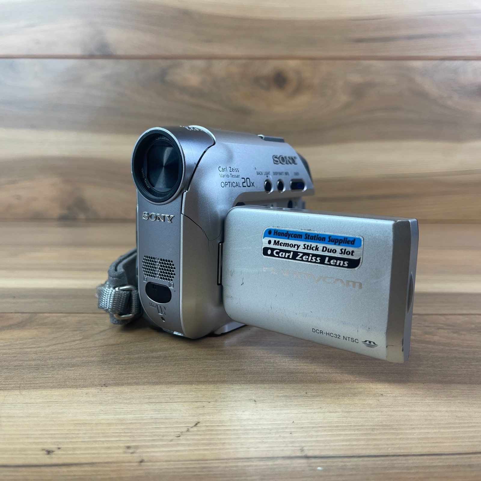 Sony DCRHC32 2.5" LCD MiniDV 20x Optical Zoom Handycam Camcorder For