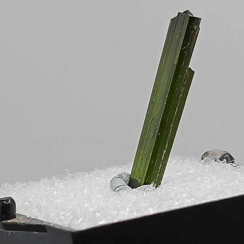 Grüner Turmalin Edelstein Kristall Mineral Minas Gerais Brasilien 1,25" Vitrine - Bild 6 von 16
