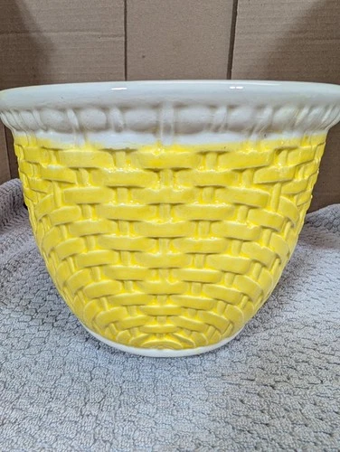 Vintage Haeger USA 5053 Basketweave Flower Pot Planter Yellow White 7.75 Inch