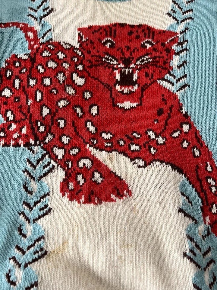 Suéter Gucci Con Estampado Cuello Redondo Leopardo Rojo - Necesita Limpieza  Foto 4 de 4