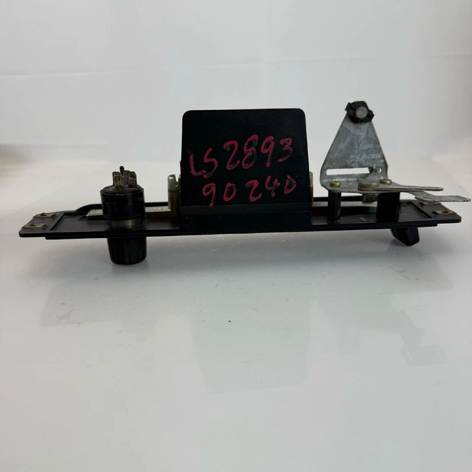 86-93 Volvo 240 244 245 Manual Heater A/C Climate Control Panel 1307446 OEM - Image 3 of 4