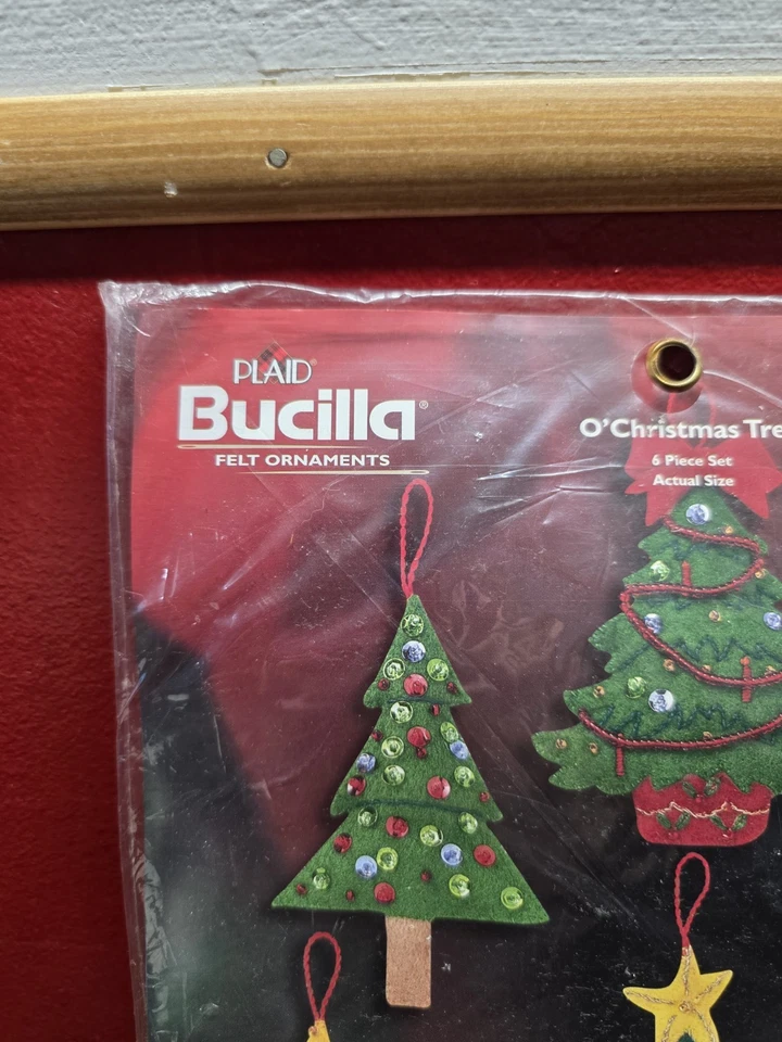 Bucilla "O'Christmas Tree" felt ornament kit, item number 84807, from 2002. - Image 3 of 4