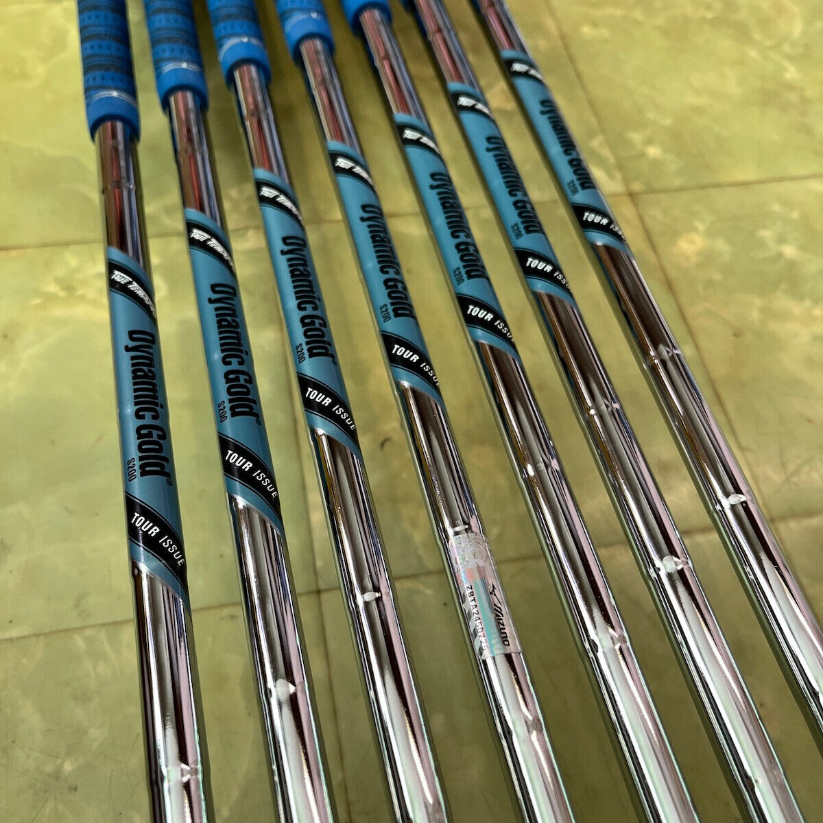 Mizuno Pro 221 Limited Blue Edition Iron Set 7pcs 4-Pw RH Mizuno Pro 221 Limited Blue Edition Iron Set 7pcs 4-Pw RH