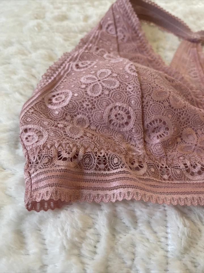 Bralette de encaje grande gilly hicks holister rosa claro talla grande Foto 2 de 4