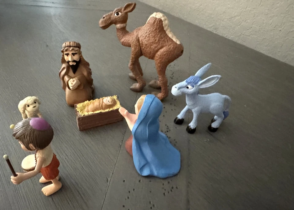 LITTLE DRUMMER BOY FIGURINES Nativity Set Forever Fun Rankin Bass Toys R Us - Image 4 of 4