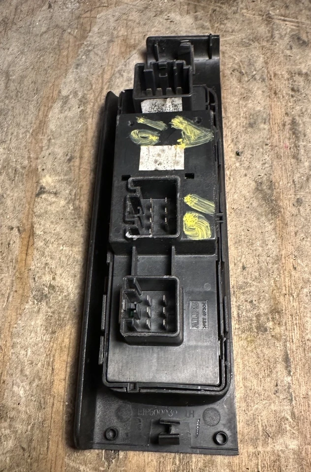 2002 Land Rover Freelander Drivers Front Electric Window Switches M24445 OEM - Image 2 of 4