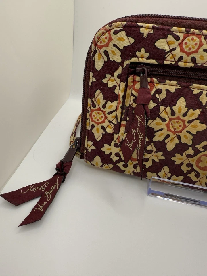 Vera Bradley Retired Rare Medallion Travel Organizer Wallet Zips Around - Image 3 of 4