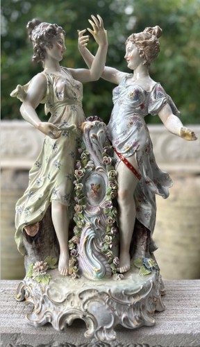 Large Carl Thieme Porcelain Figural Flower-Encrusted Springtime Centerpiece - Picture 3 of 24