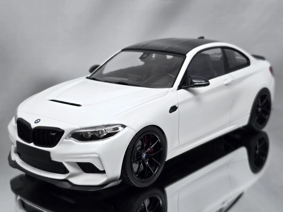 Minichamps BMW M2 CS Coupe (F87) 2020 White With Black Rims 1:18 - Image 3 of 4