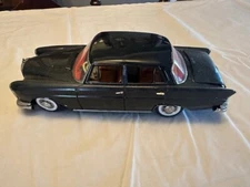 MERCEDES BENZ 220S FOUR DOOR CAR TIN FRICTION TOY CAR WITH LIFT BY SSS OF JAPAN