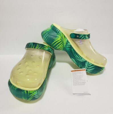  NEW  WOMEN'S 5 CROCS  CLASSIC BAE CLOGS PALE YELLOW GREEN PALMS MULES SHOES