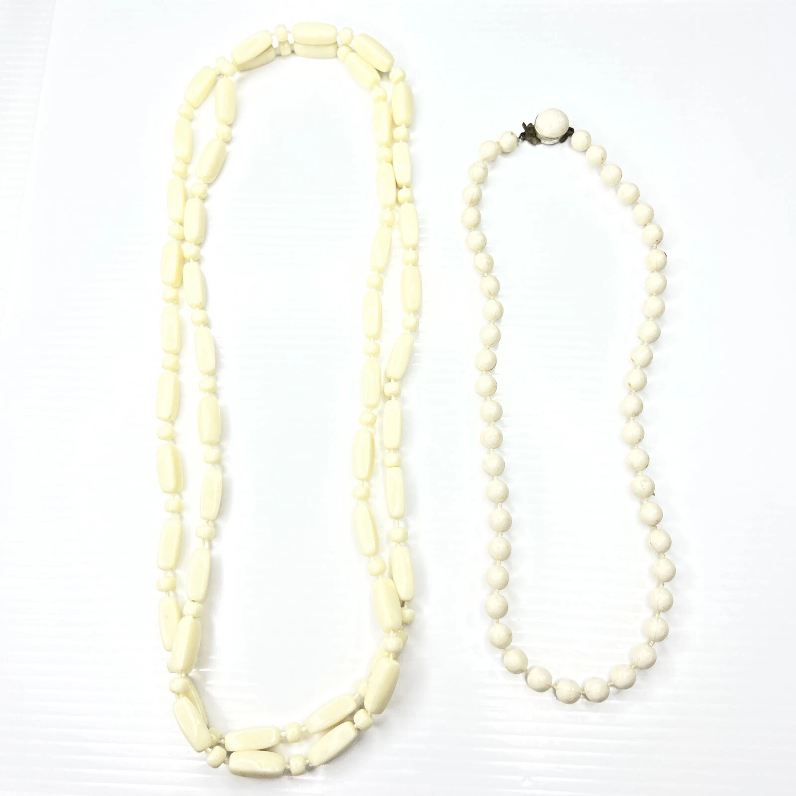 OFF WHITE Lotto H3 Hong Kong beige bianco sporco perline resina acrilico anni 70 vintage retrò collana